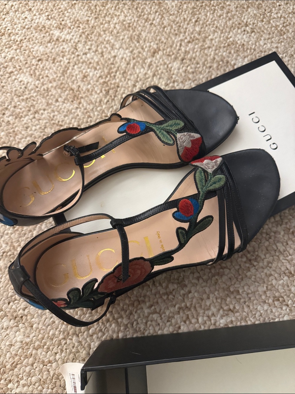 Gucci Black Leather Heeled Sandals with Multicolor Floral Embroidery